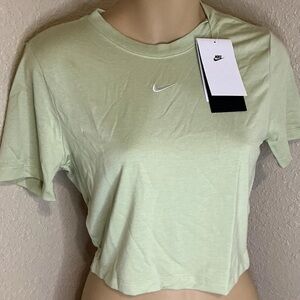 Nike Tee Womens Slim Fit Short Sleeve Crew Neck T Shirt, Size S.